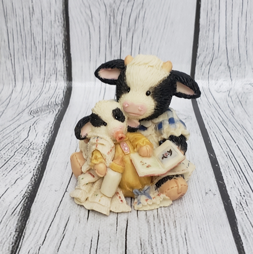 Mary's Moo Moos Cow "Pasture Bedtime" Figurine